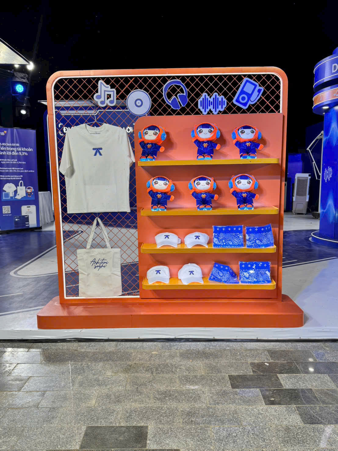 Booth trưng bày sản phẩm CNP laboratory - ảnh 3