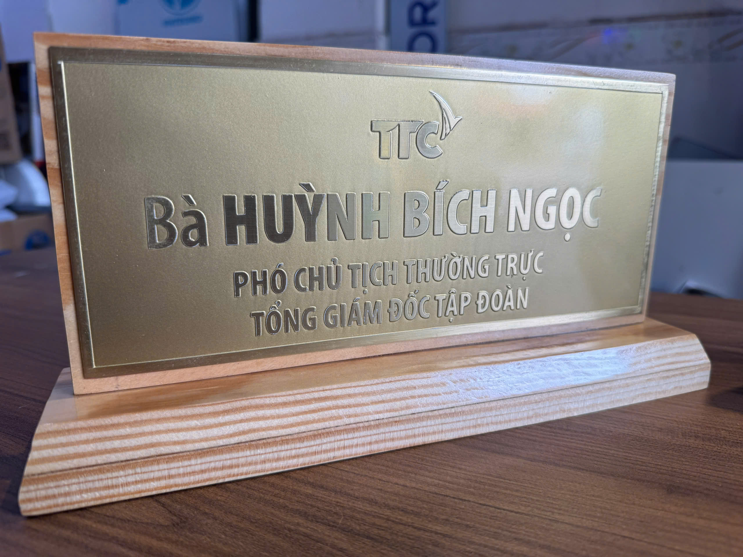 Bảng tên chức danh để bàn