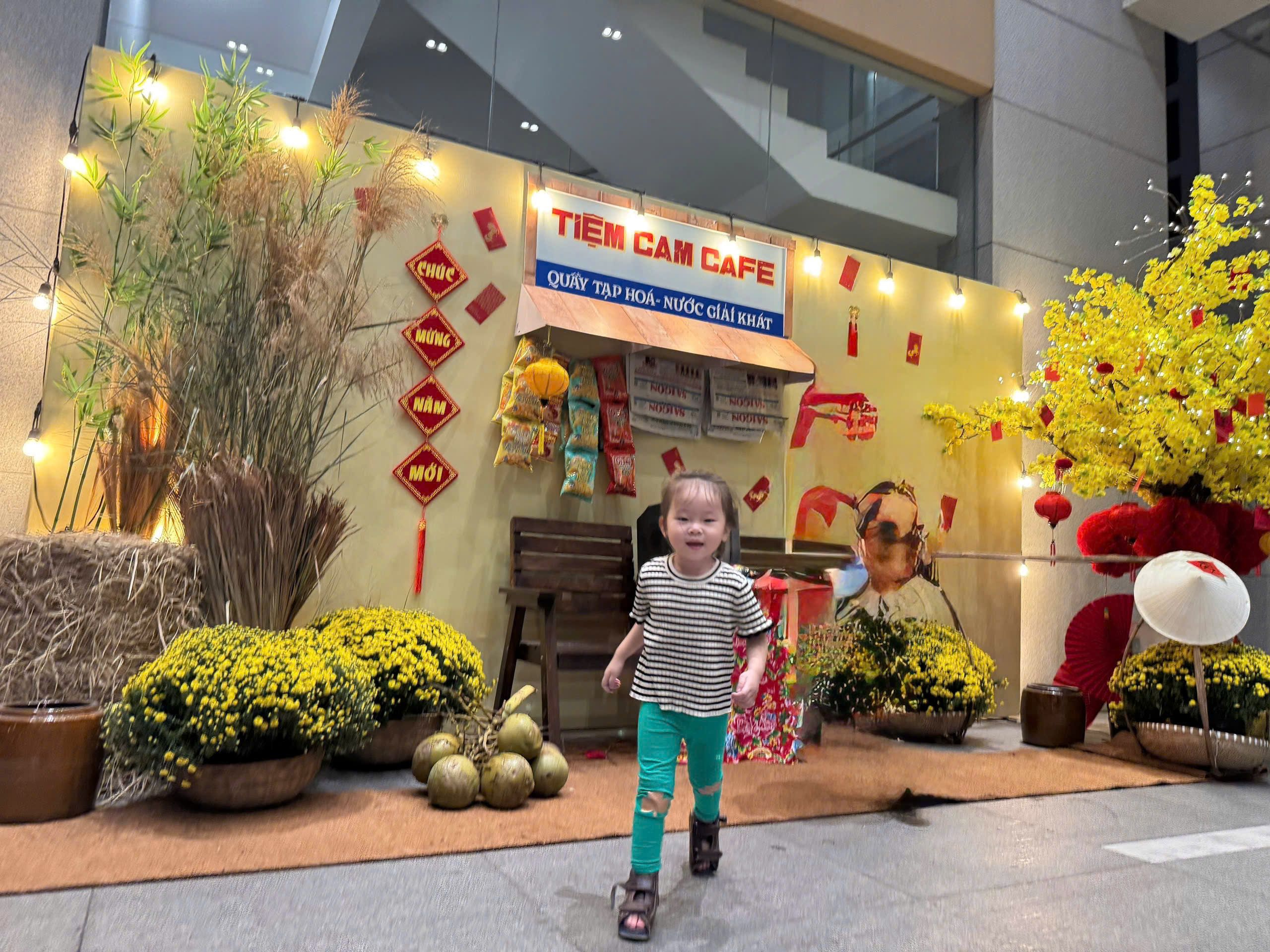 Trang trí Tết Tiệm Cam Café - ảnh 2