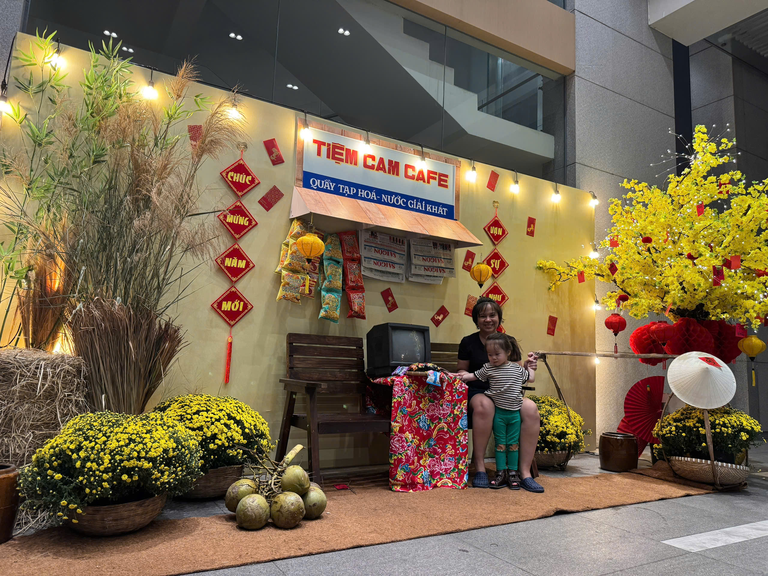 Trang trí Tết Tiệm Cam Café